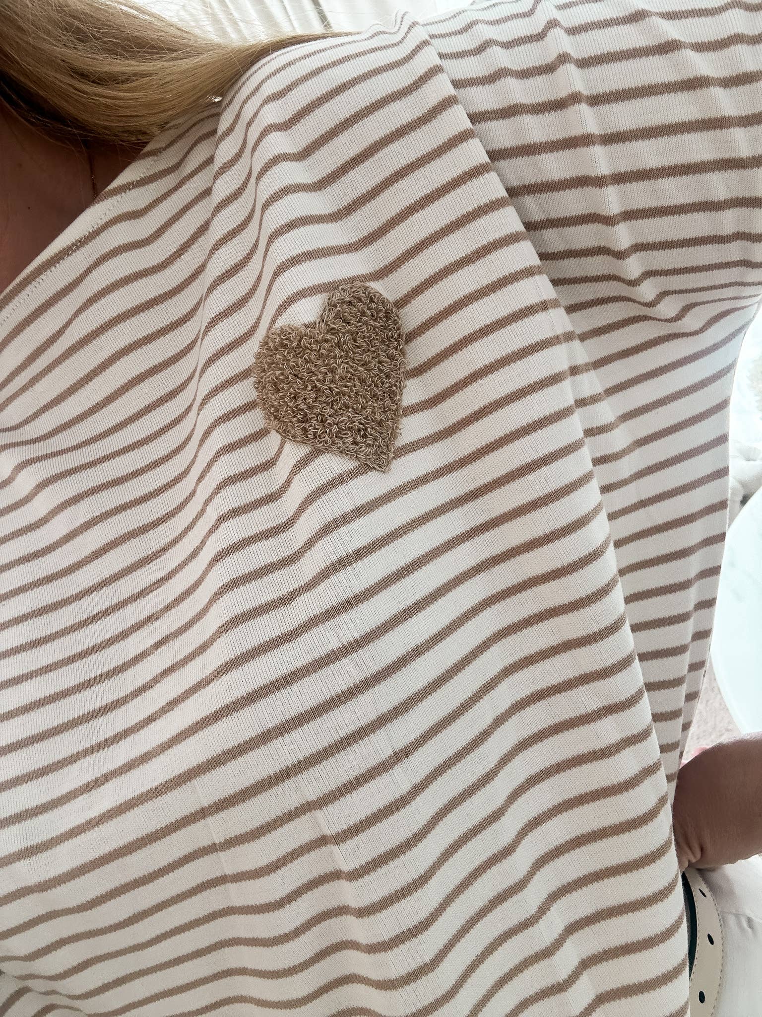 Baumwoll Oberteil mit flauschigem Herz : Beige